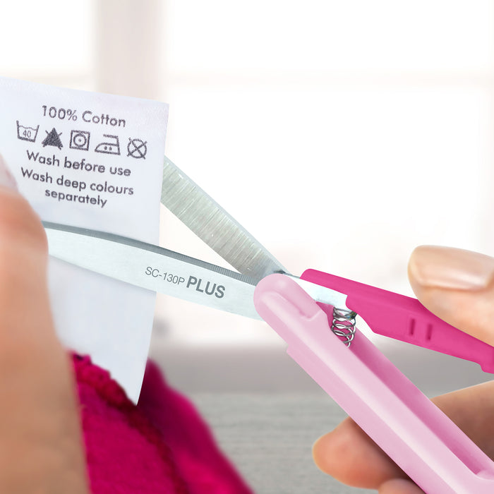 Twiggy curved blade scissors in Pink